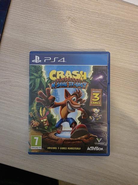 Ps4 pro s hrami,