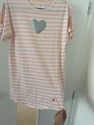 Pískacie šaty, 158