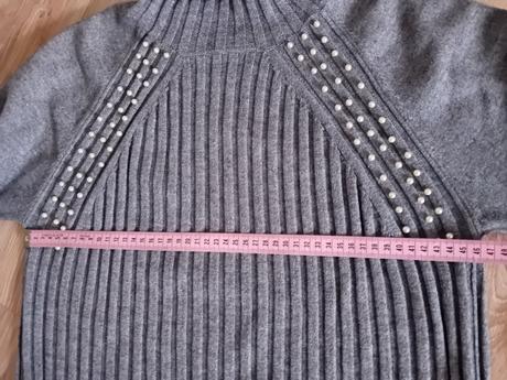 Svetríkove šaty, s