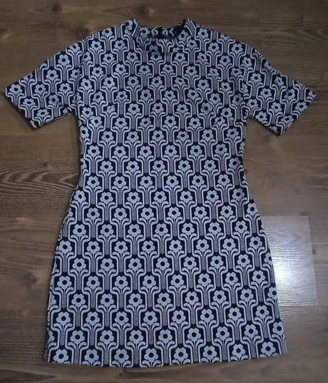 Elastické šaty pár krát oblečené veľkosť  s/m, desigual,s