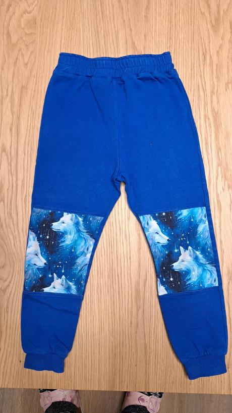 Tepláky so spevnenými kolenami, 110