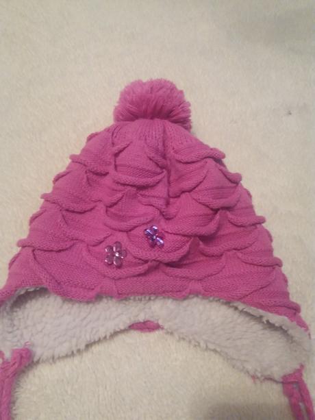 Teplucka ciapka s brnbolcami, 104