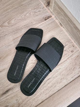 Nove slapky 41, 41