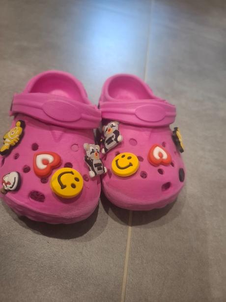 Crocsy - šľapky s postavičkani, 23