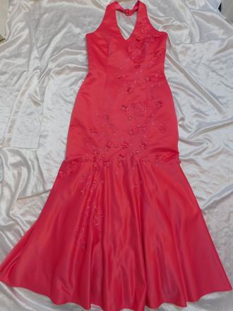 Velmi pekne kvalitne slavnostne saty, 38