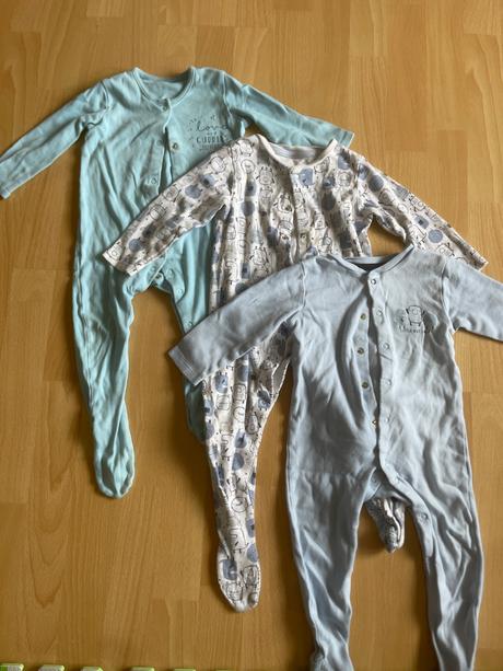 86 balík pyzamiek, 86–98