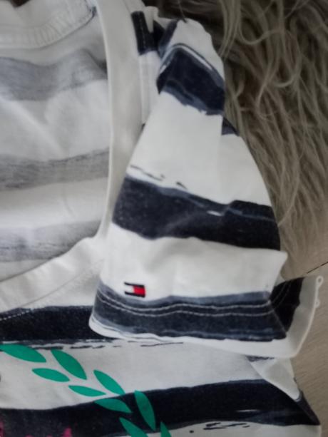 Tommy hilfiger originál tričko ,veľkosť xs-s, tommy hilfiger,xs