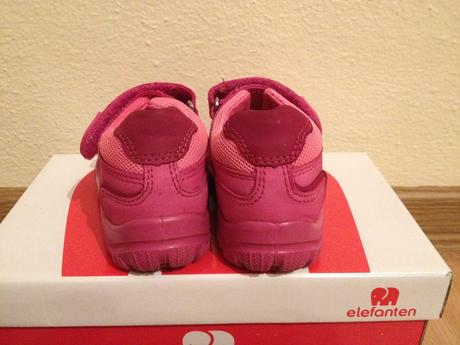 Ružové sandálky, elefanten,22