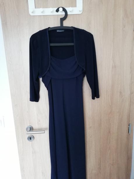 Spoločenské šaty, 42