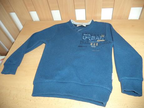 Tmavomodrý pulóver, 104, 104