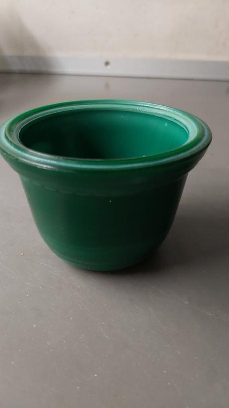 Malachitová dóza bez krytu spodok, 