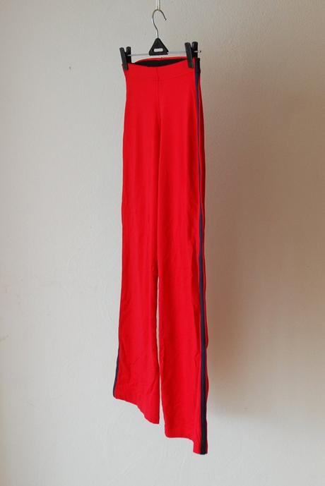 Štýlové červené tepláky s bočným pruhom zn.crane, m