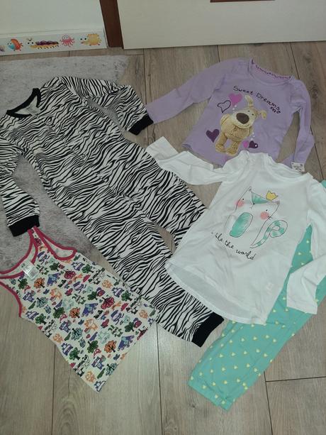 Balík pyžamiek, 122–134