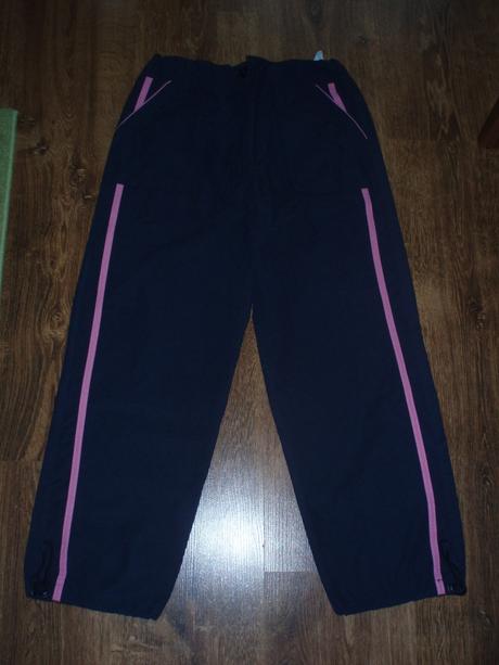 Šušťákové nohavice, 146