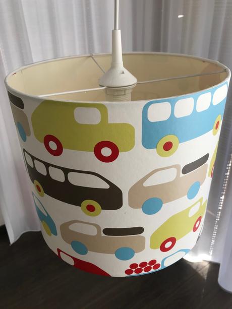 Krásne stropné svietidlo s autíčkami, 