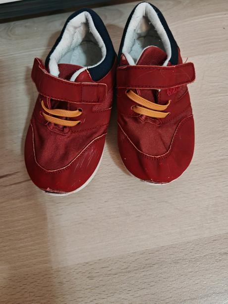 Bordove tenisky 28, 28