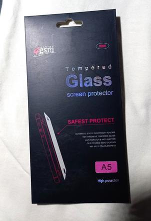 4 kusy tvrdene ochranne skla na mobil, prestigio