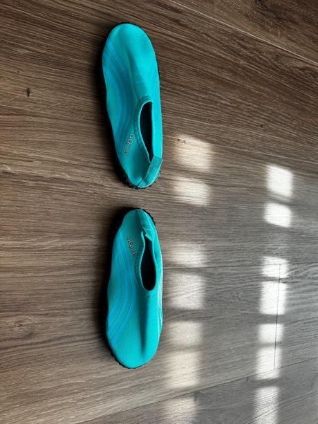 Obuv do vody, nova, 39, s dopor. postou, 30