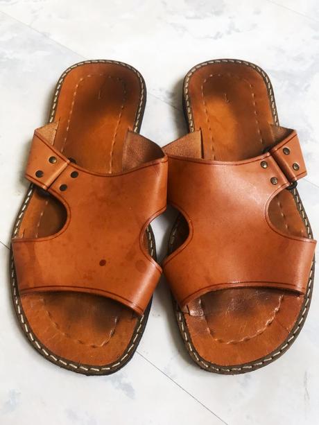 Celokožené šlapky, 40