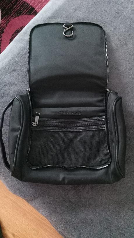 Kozmeticke tasky,sportova taska,kabelky+na doklady, 