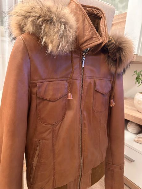 Dámsky koženný kabát s pravou kožušinou, m