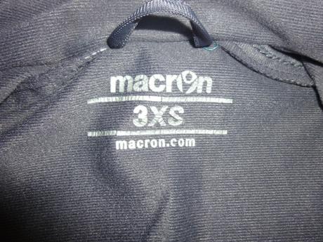 Nepouzita futbalova mikina zn. macron, 128