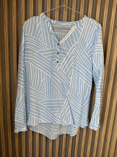 Modrá letná blúzka, s