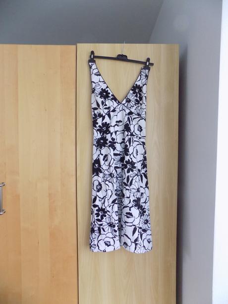 Dámske čiernobiele šaty č.s, s