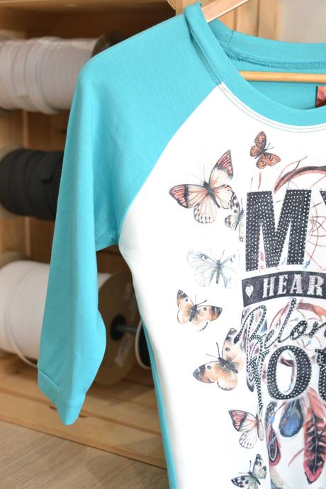 Tyrkysovo-biele tričko m, m