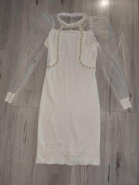 Biele upletove saty, 