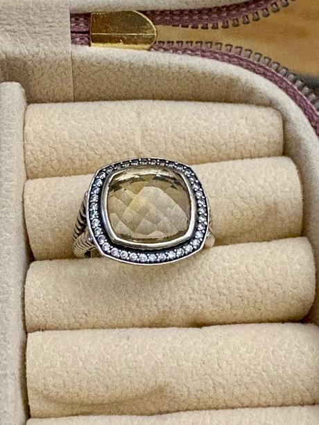 Masívny strieborný prsteň,