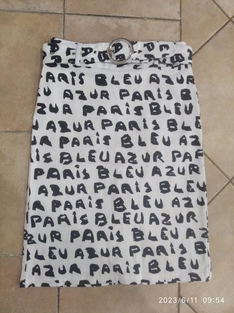 Krasna sukna s písmenami, 36