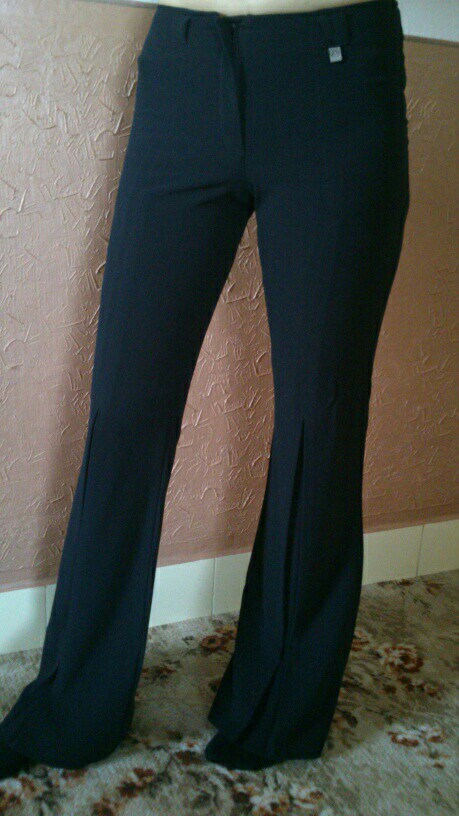 Sviatočne nohavice, 36