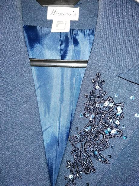 Nohavicový kostým, 42