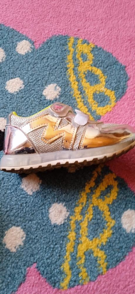 Botasky strieborne, 27