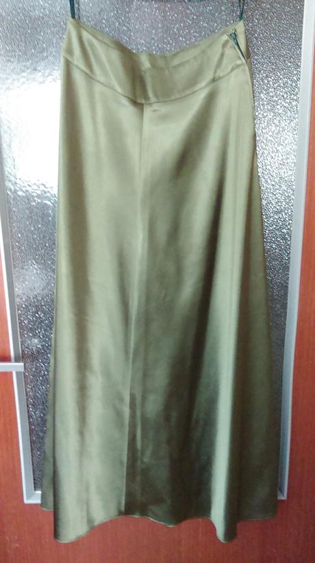 Spoločenské šaty s korzetm, 40