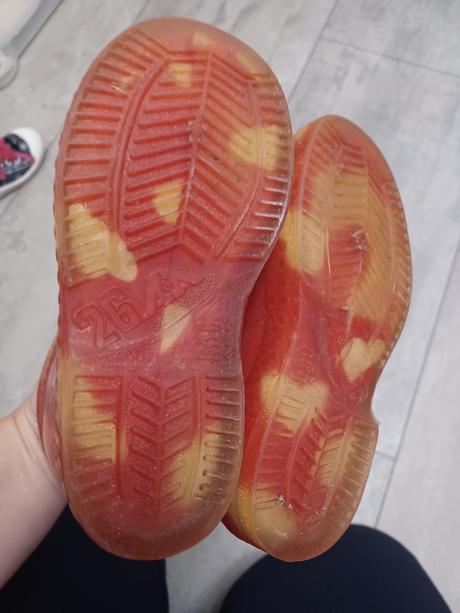 Dievčenské gumáky, 26