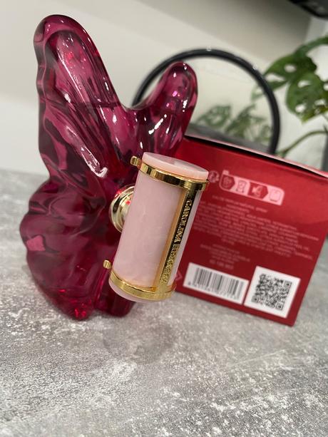 Parfem carolina herrera la bomba, 