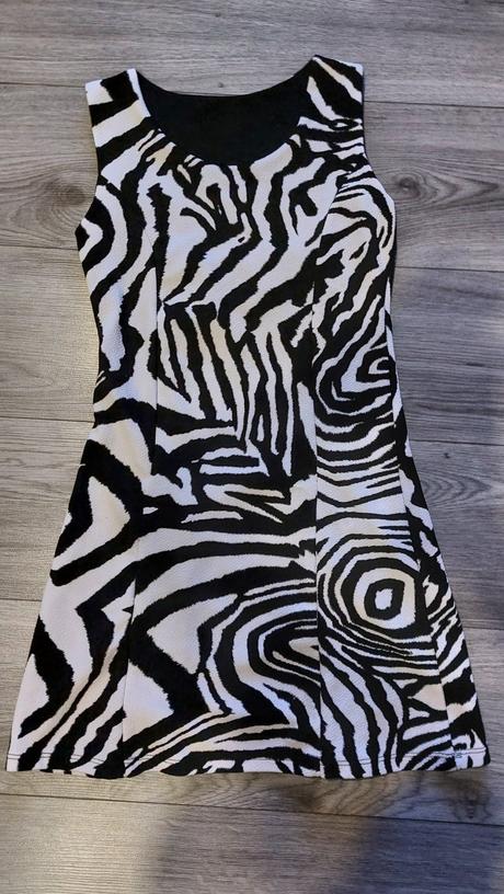 Čierno- biele mini šaty, s