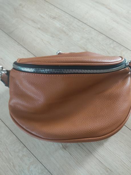 Crossbody kabelka, 