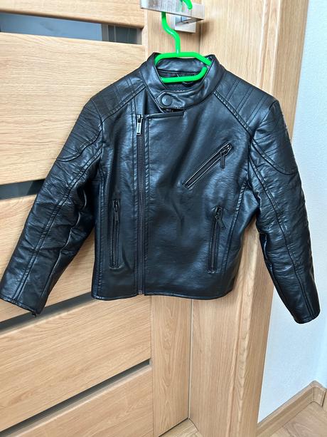 Koženka, reserved,116