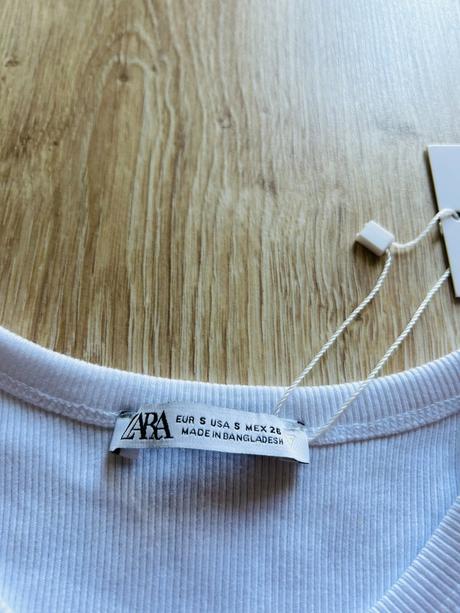 Skvelé vrúbkované crop tielko značky zara, zara,s