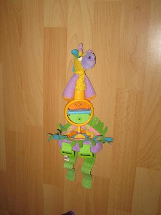 Tiny love hračka na kočík,