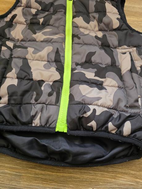 Maskáčová vesta č.122, 122