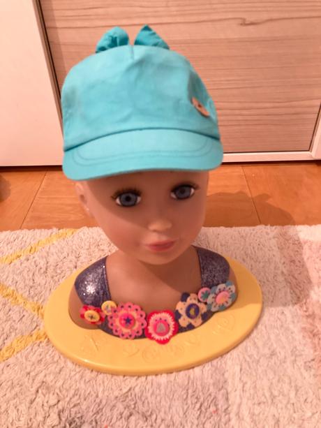 Šiltovka s mašľou, 92