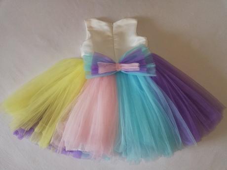 Princeznovské šaty s tutu sukňou, 104