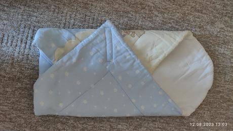 Perinka a vreckár na postieľku, 