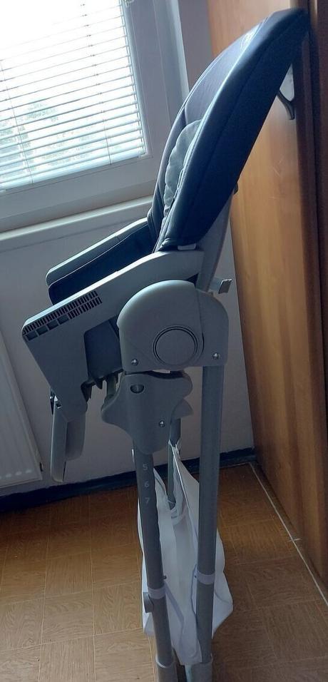 Momi gojo sivá jedálenská stolička,