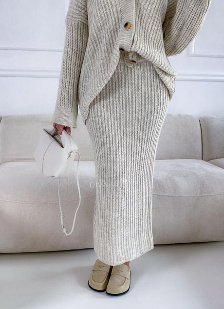 Nový štrikovany komplet uni veľkosť, 