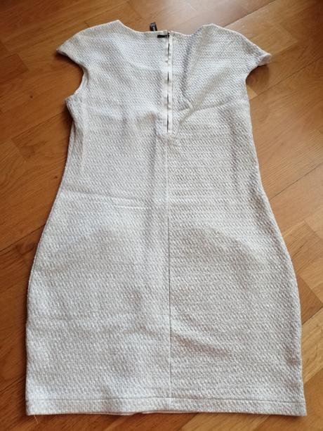 Krémové elastické šaty, m